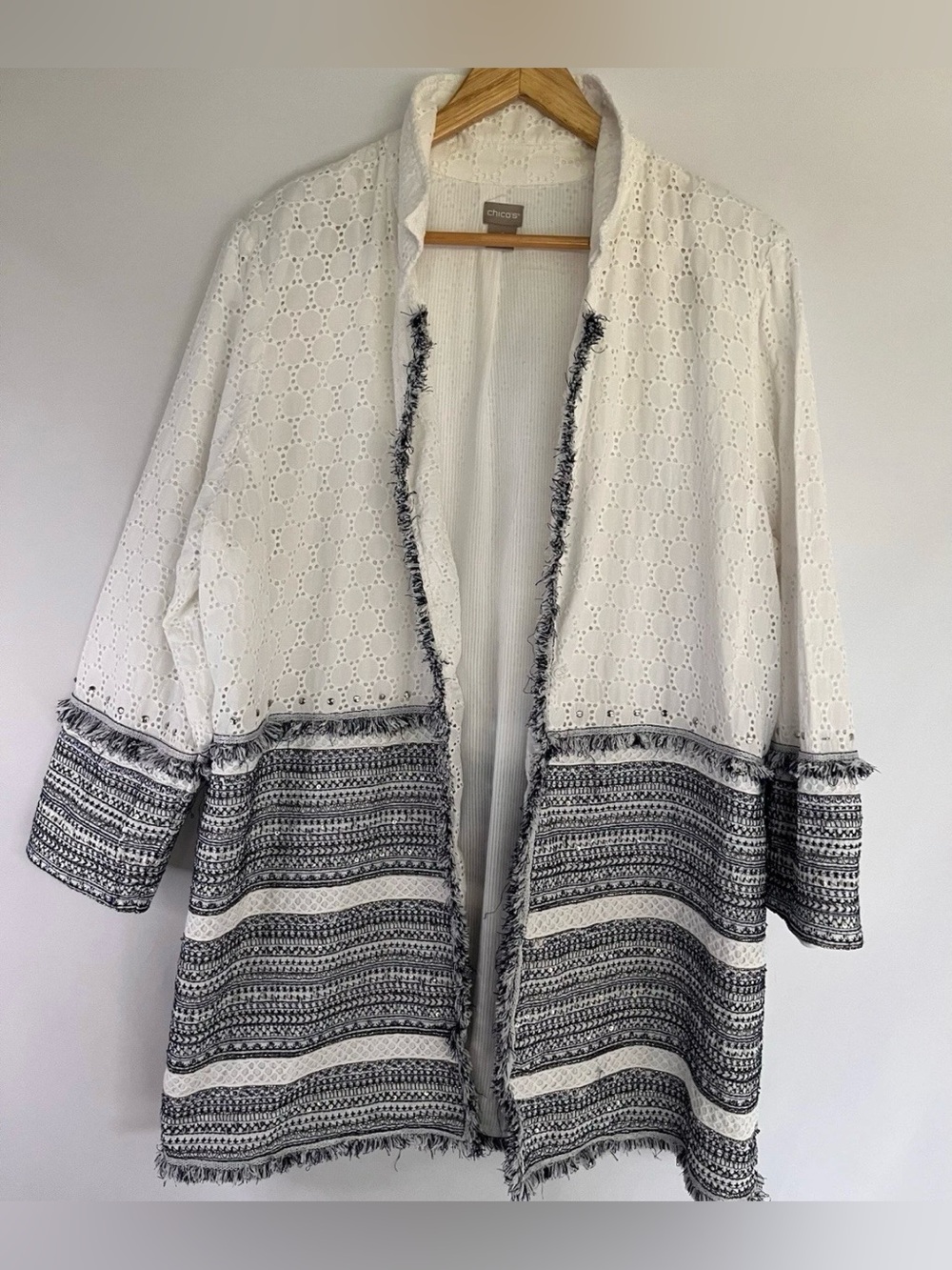 Chico's White/Blue Eyelet Open Front Jacket Sleeve Fringe Sequins Studs Sz 3 XL